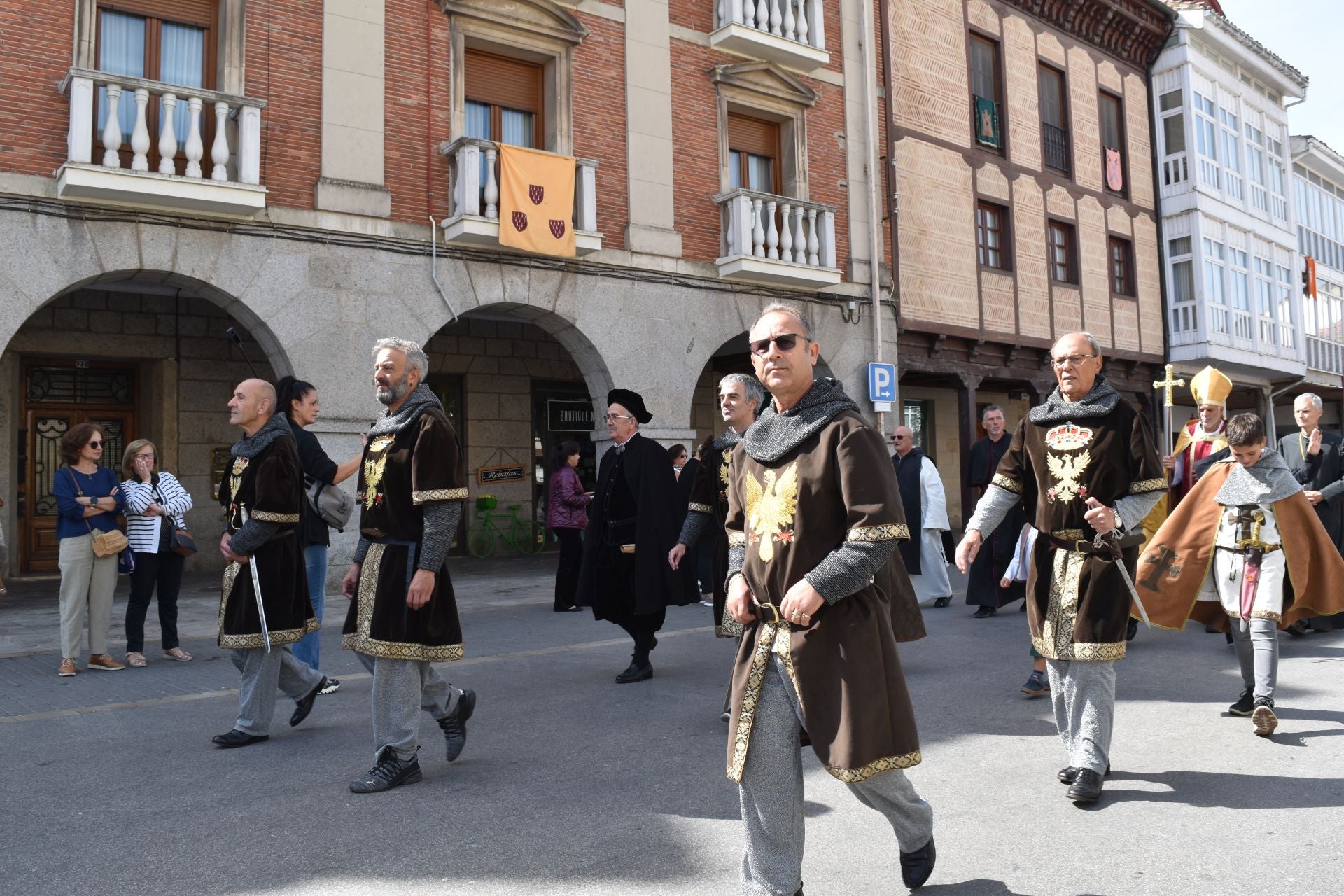 Carlos I y su hermana Leonor regresan a Aguilar de Campoo