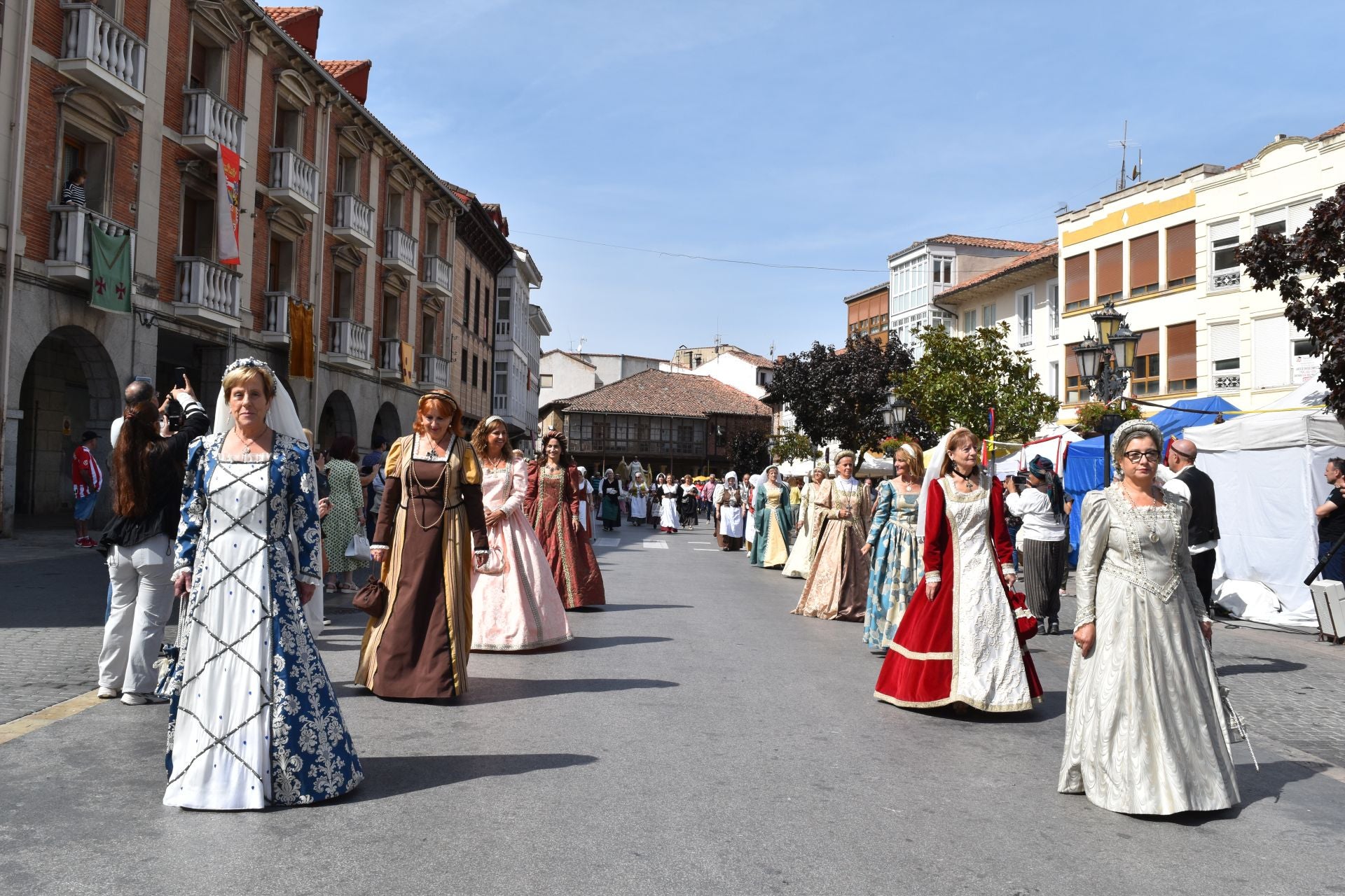 Carlos I y su hermana Leonor regresan a Aguilar de Campoo