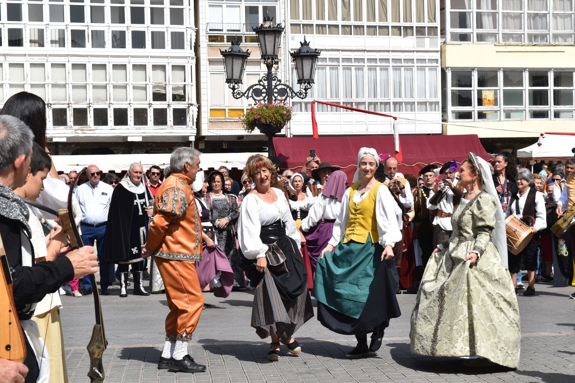 Carlos I y su hermana Leonor regresan a Aguilar de Campoo