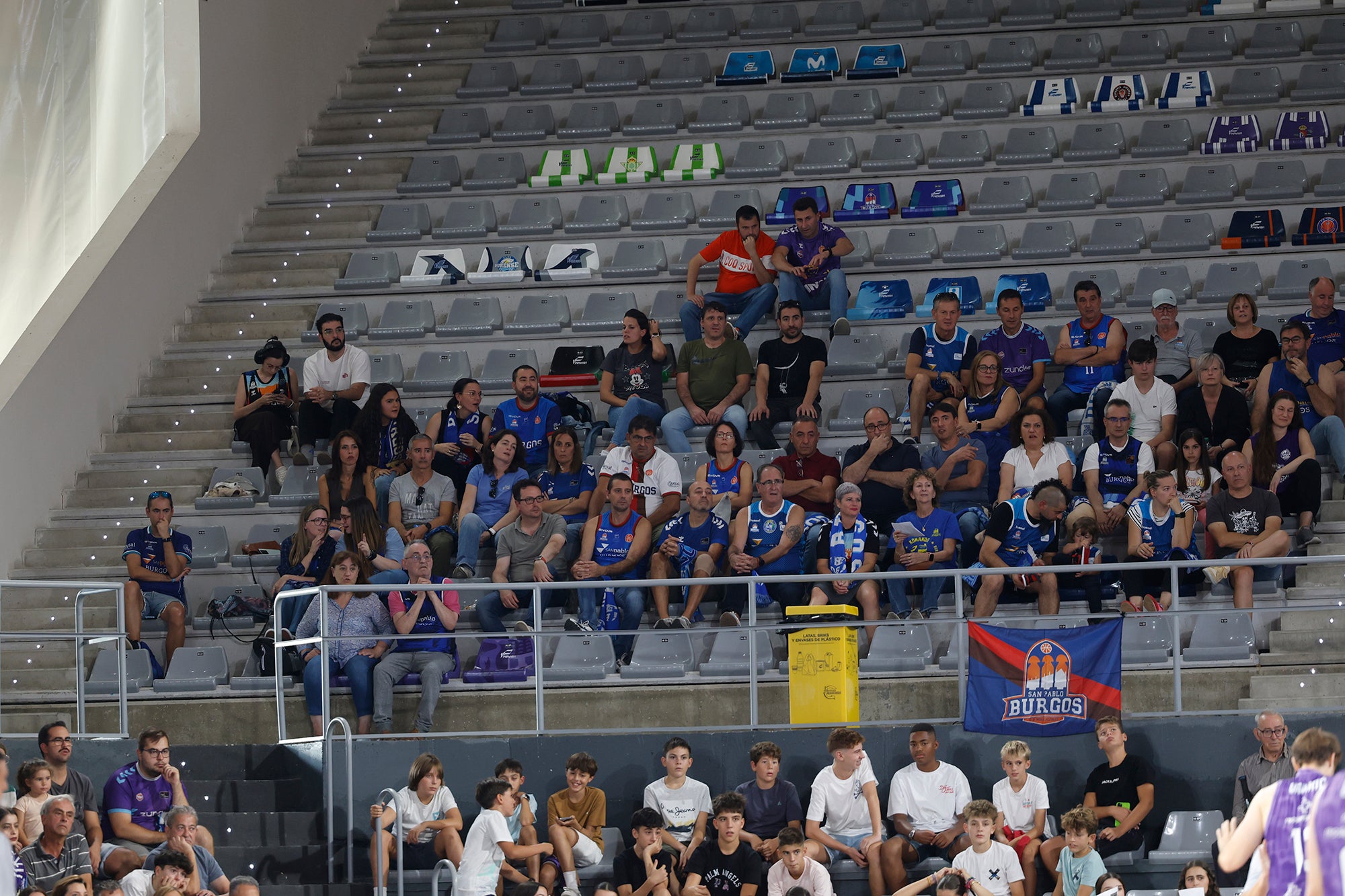 Búscate en las gradas de la final de la Copa Castilla y León de Baloncesto