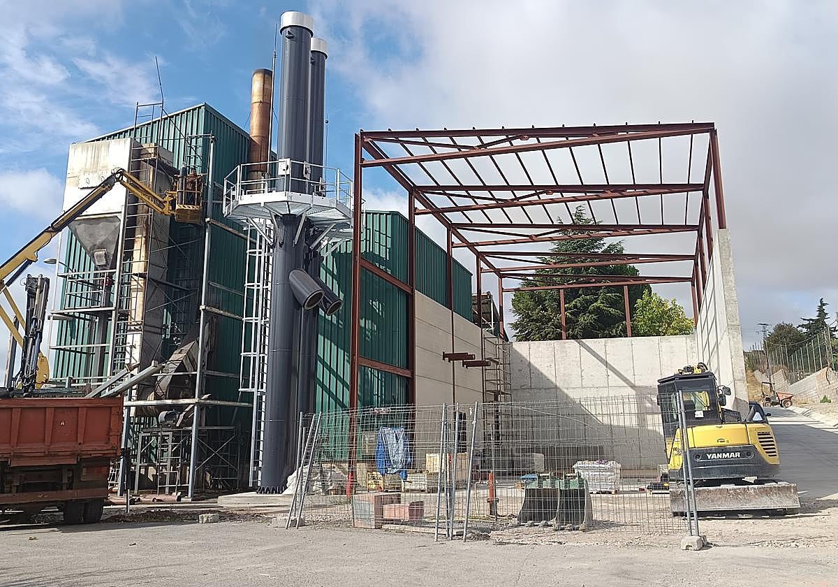 Obras en la planta de biomasa de Cuéllar.