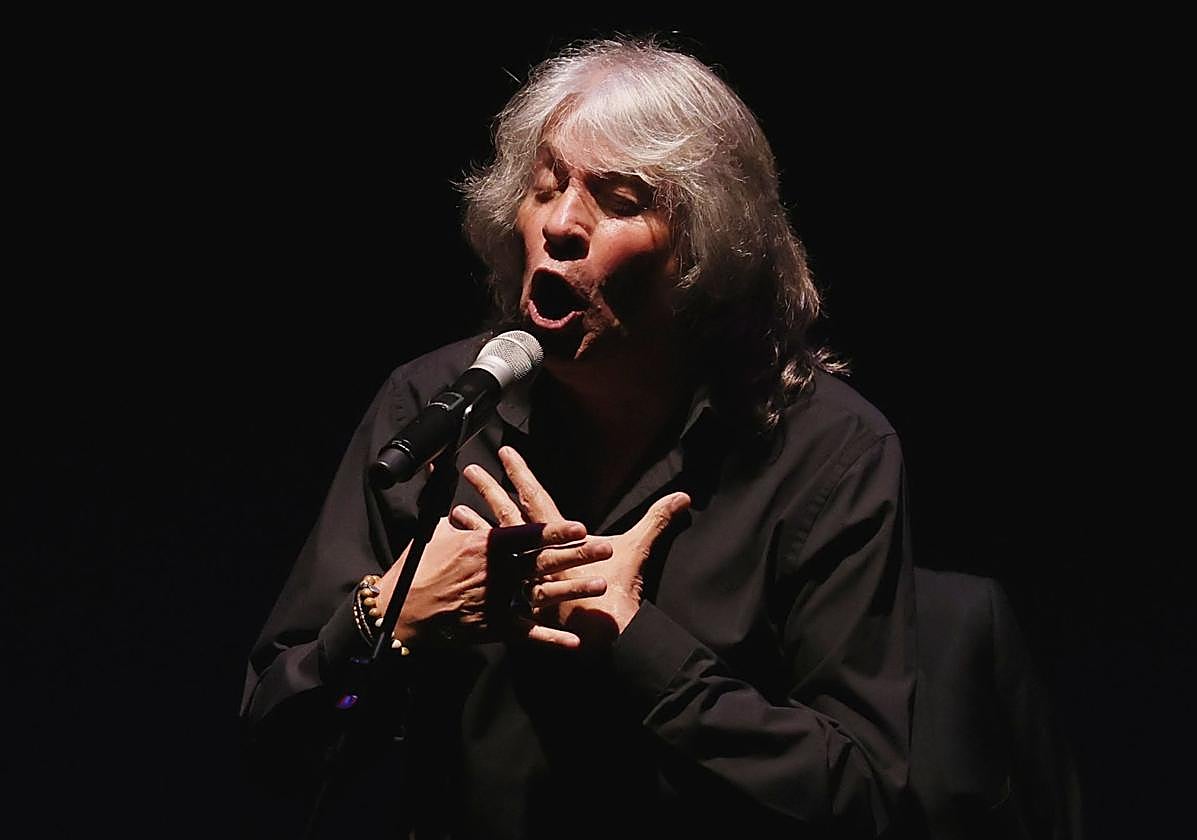 José Mercé durante un concierto en el Teatro Carrión en 2022.