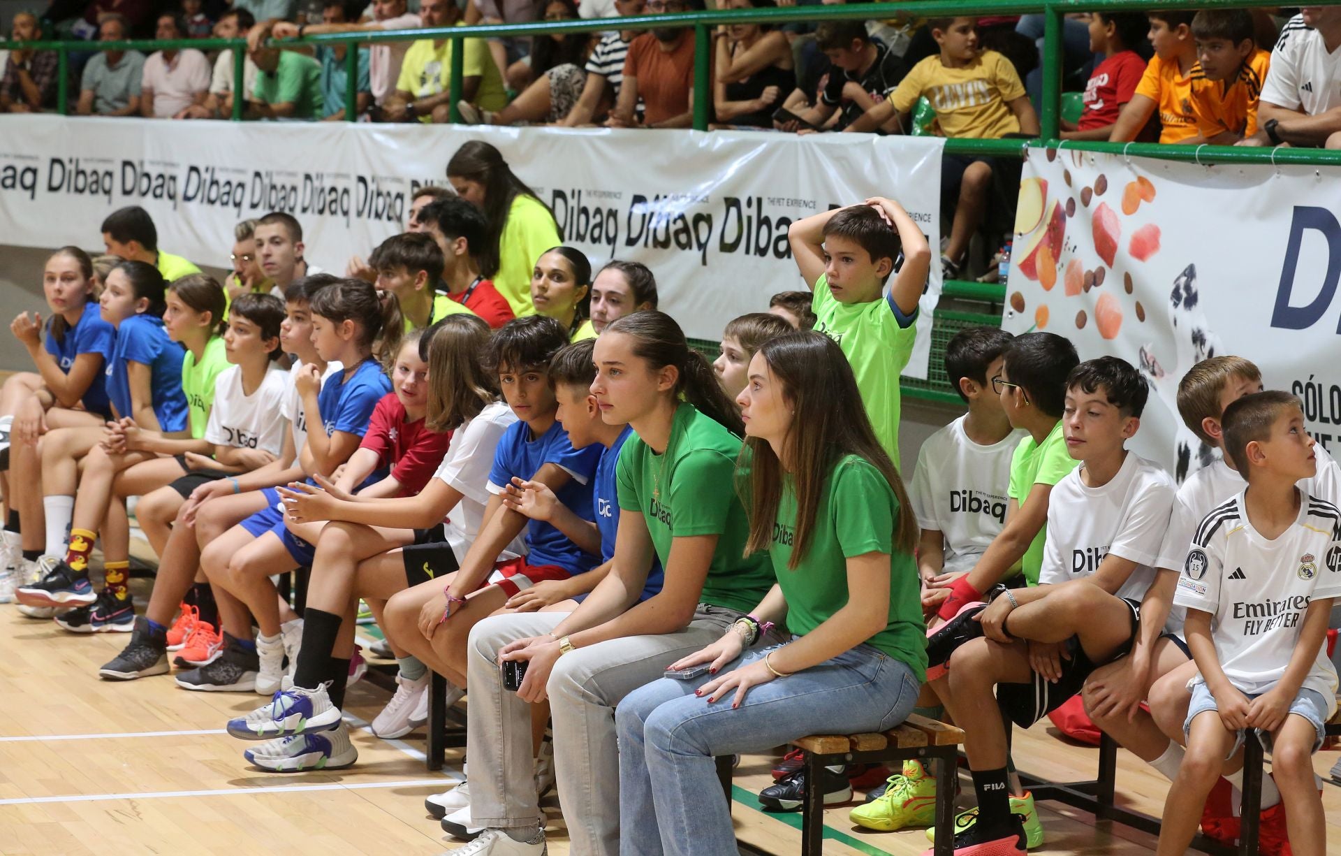 Búscate en las gradas del Pedro Delgado durante el partido del Real Madrid en Segovia
