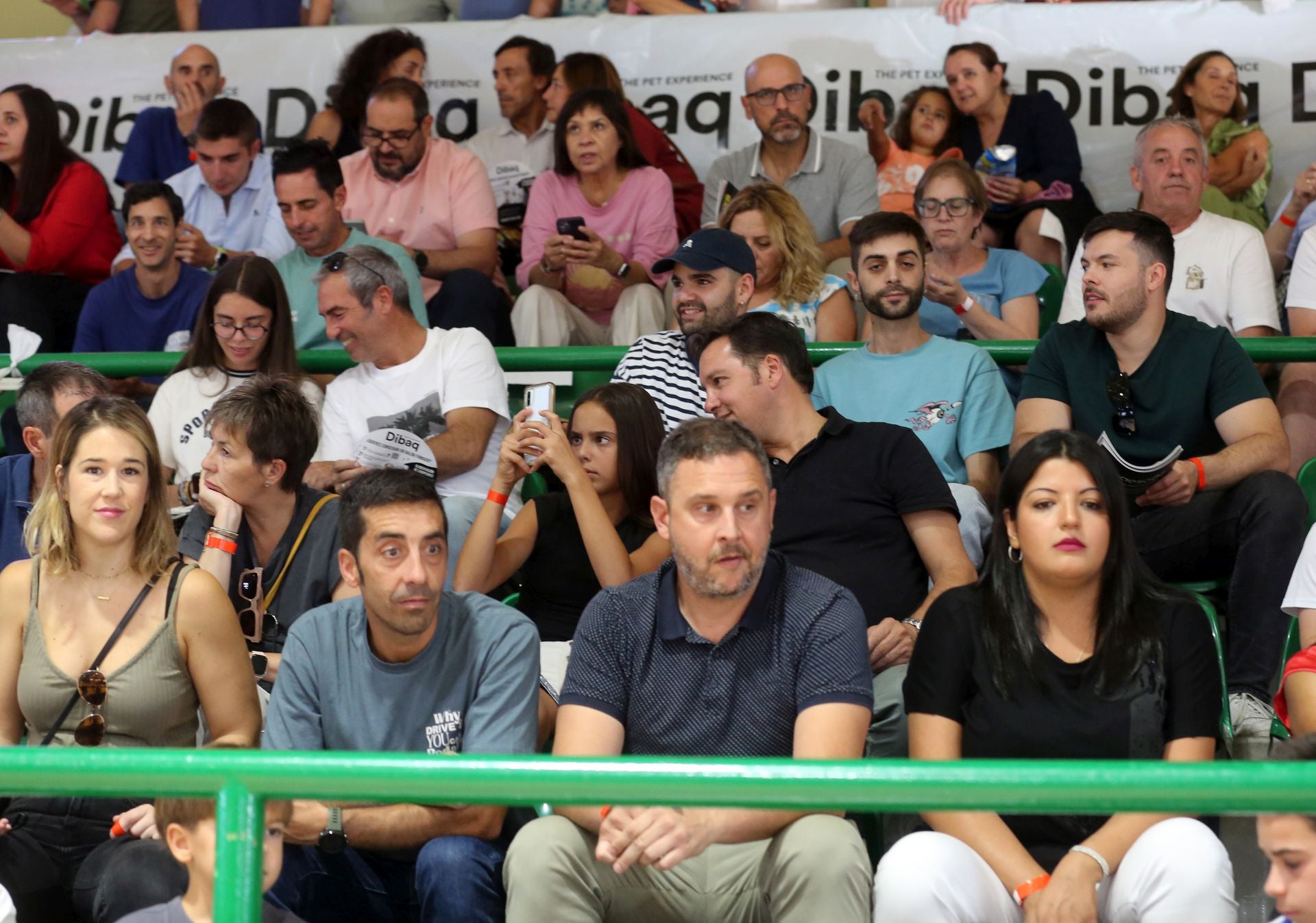 Búscate en las gradas del Pedro Delgado durante el partido del Real Madrid en Segovia