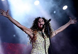 Imágenes del concierto de Rosario celebrado este viernes en la Plaza Mayor de Valladolid