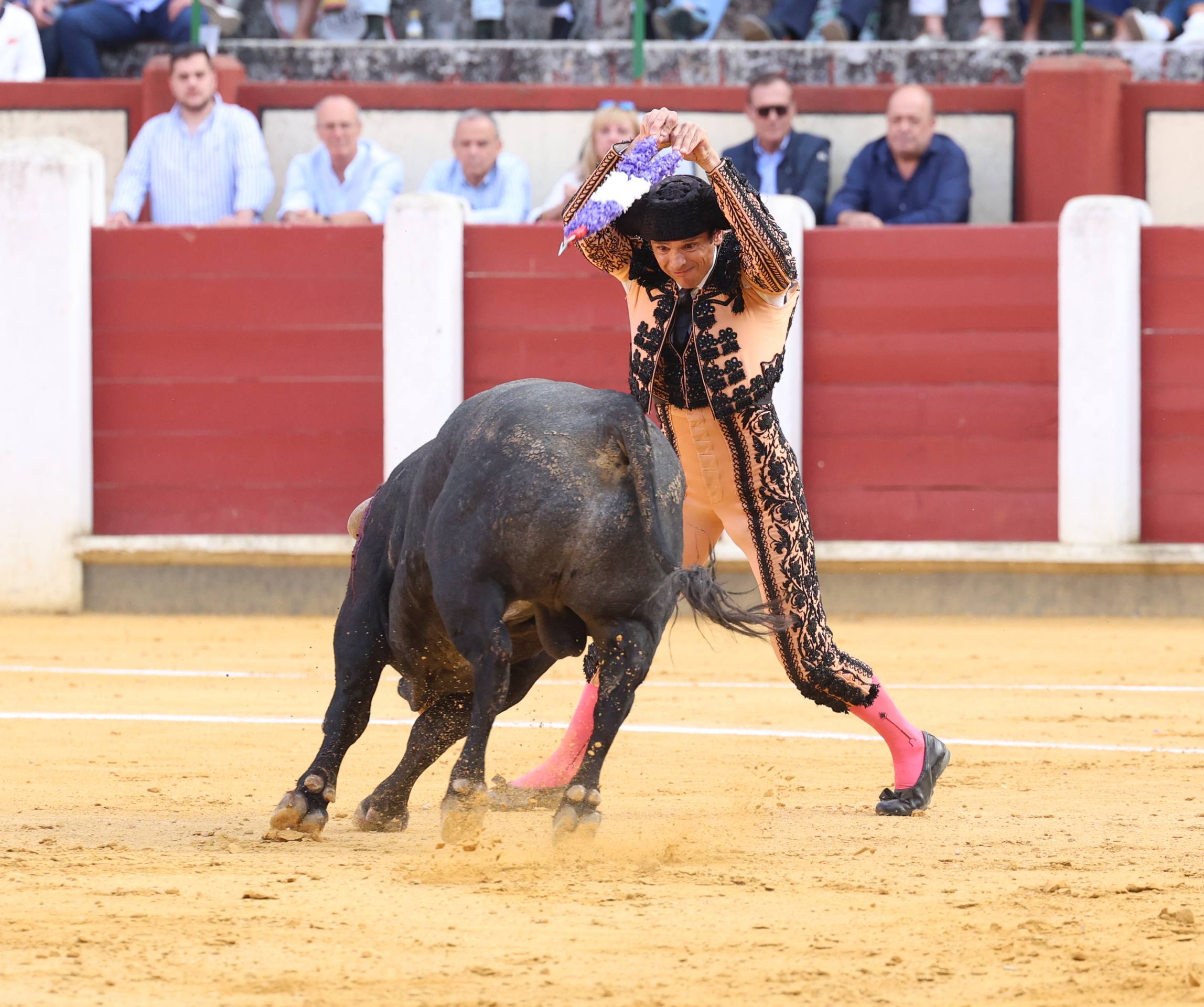 La corrida de toros de Uceda Leal, Jiménez Fortes y Rufo, en imágenes