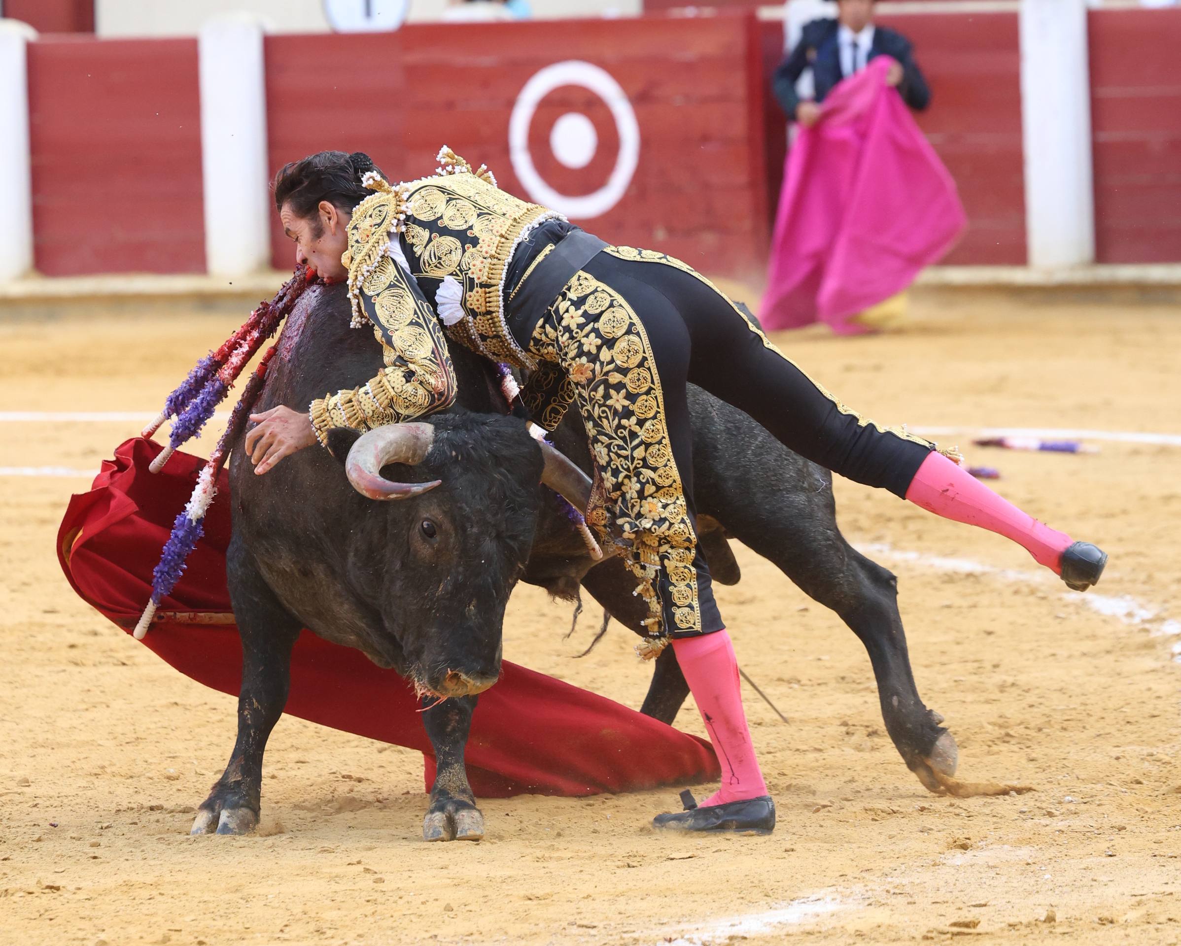 La corrida de toros de Uceda Leal, Jiménez Fortes y Rufo, en imágenes