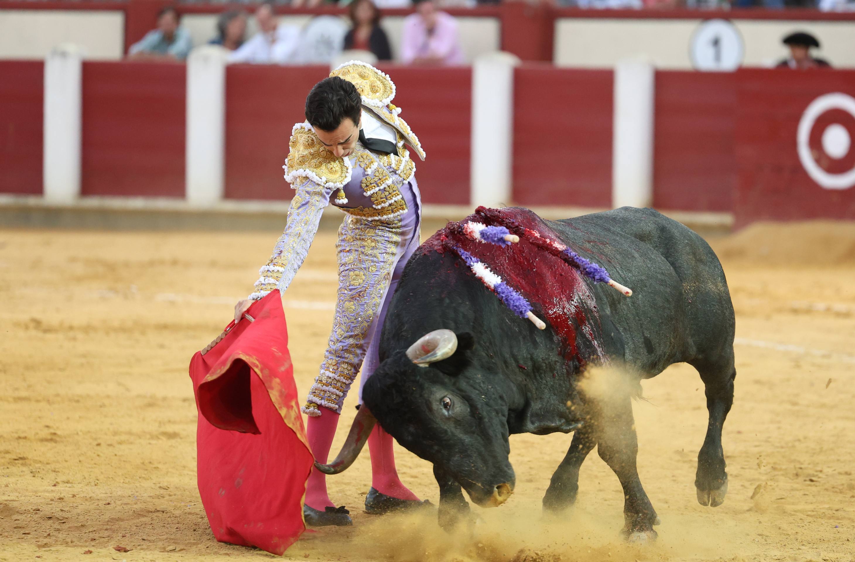 La corrida de toros de Uceda Leal, Jiménez Fortes y Rufo, en imágenes