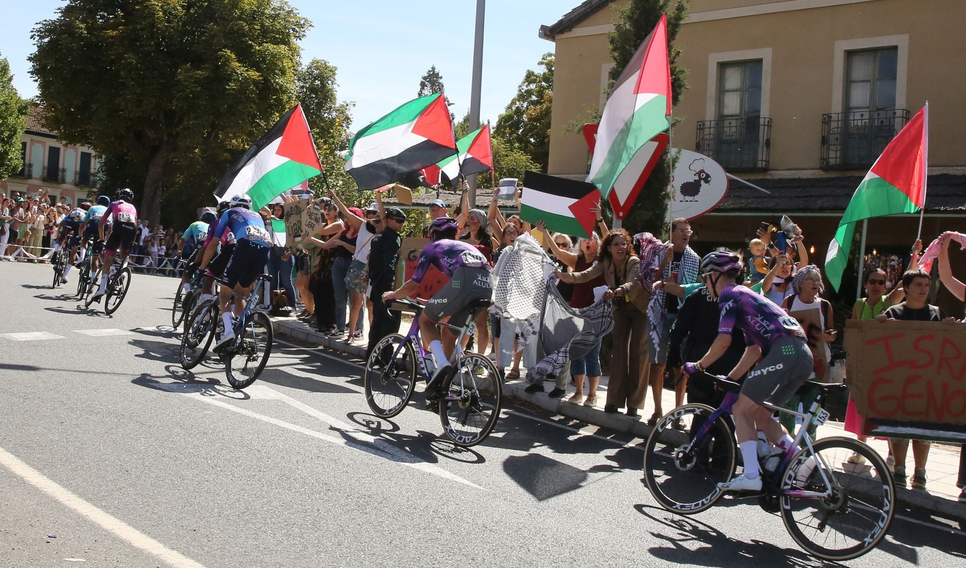 Fotografías de La Vuelta a su paso por Segovia