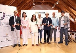 Desde la izquierda, Germán Vega, Myriam Martín, Pepa Pedroche, Manuel Requejo, Juan Manuel Pérez, Joaquín Sancho y S. Peris-Mencheta.