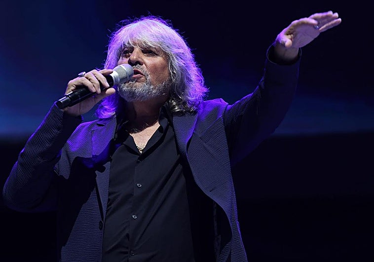 José Mercé, durante un momento de su concierto en la Plaza Mayor.