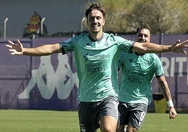 Josep Jaume celebra el tanto del empate a dos.