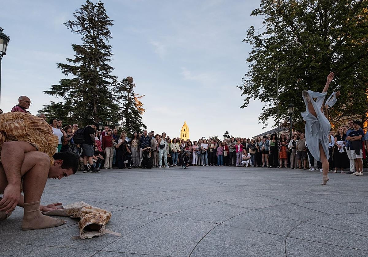 Espectáculo de la Compañía Nacional de Danza en la plaza de la Reina Victoria Eugenia.