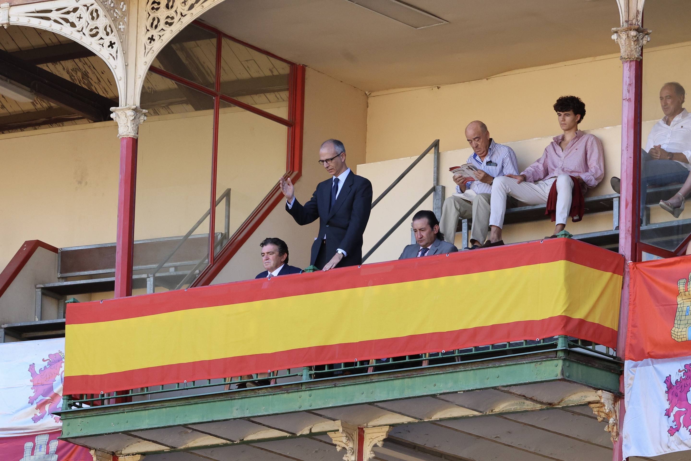 La corrida de El Fandi, Escribano e Ismael Martín, en imágenes