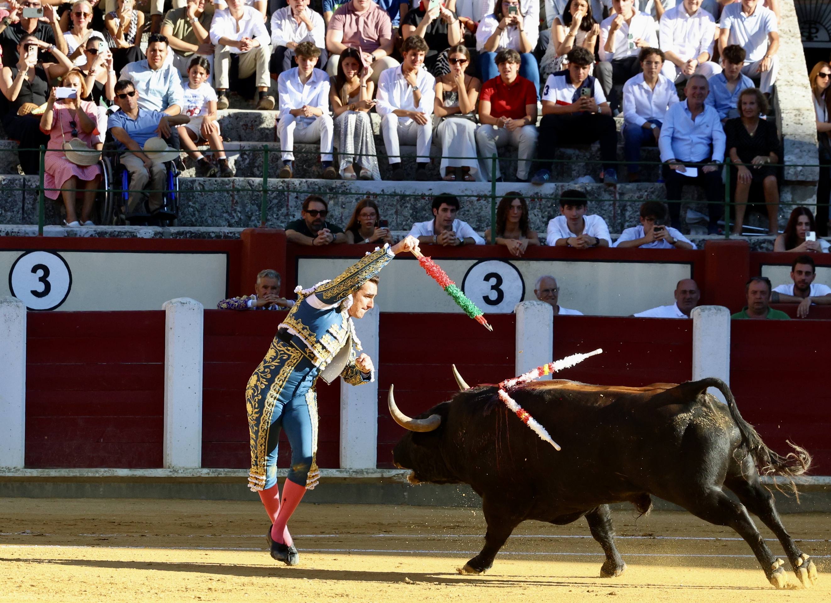La corrida de El Fandi, Escribano e Ismael Martín, en imágenes