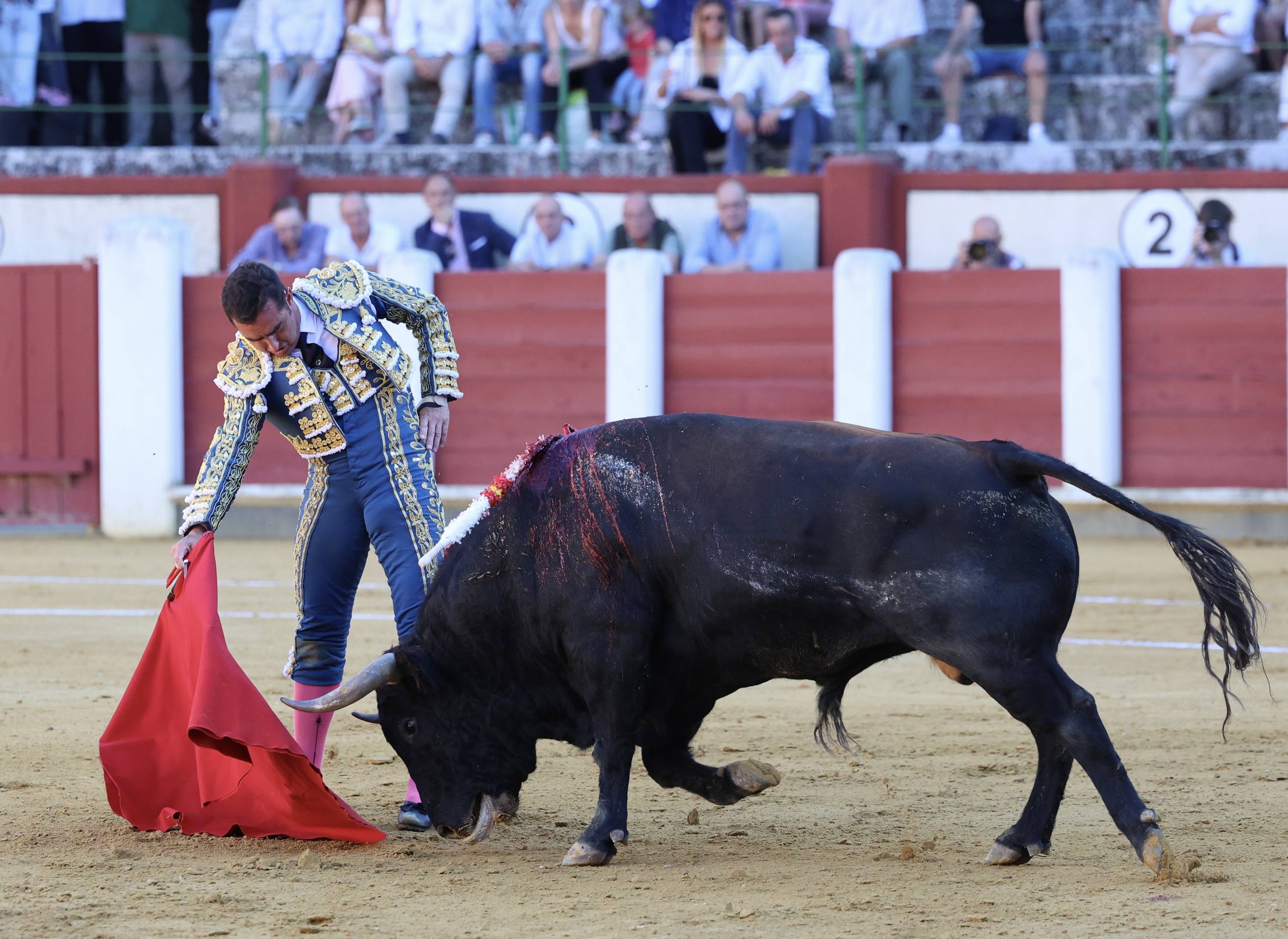La corrida de El Fandi, Escribano e Ismael Martín, en imágenes