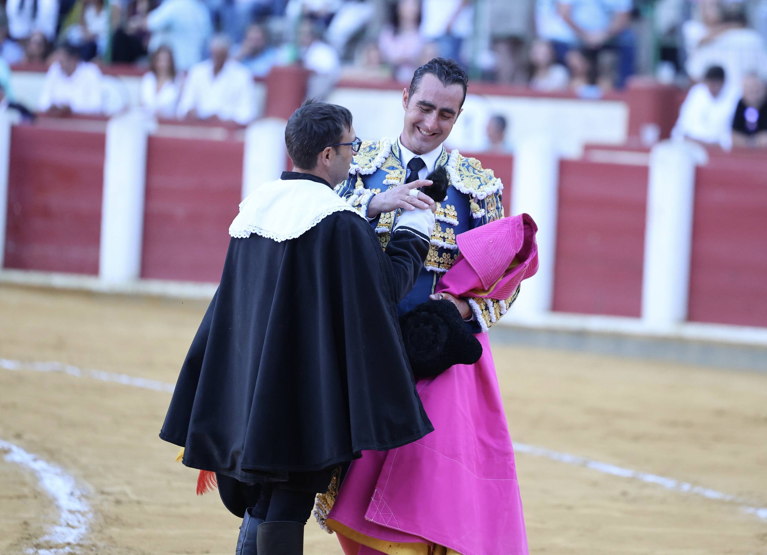 La corrida de El Fandi, Escribano e Ismael Martín, en imágenes