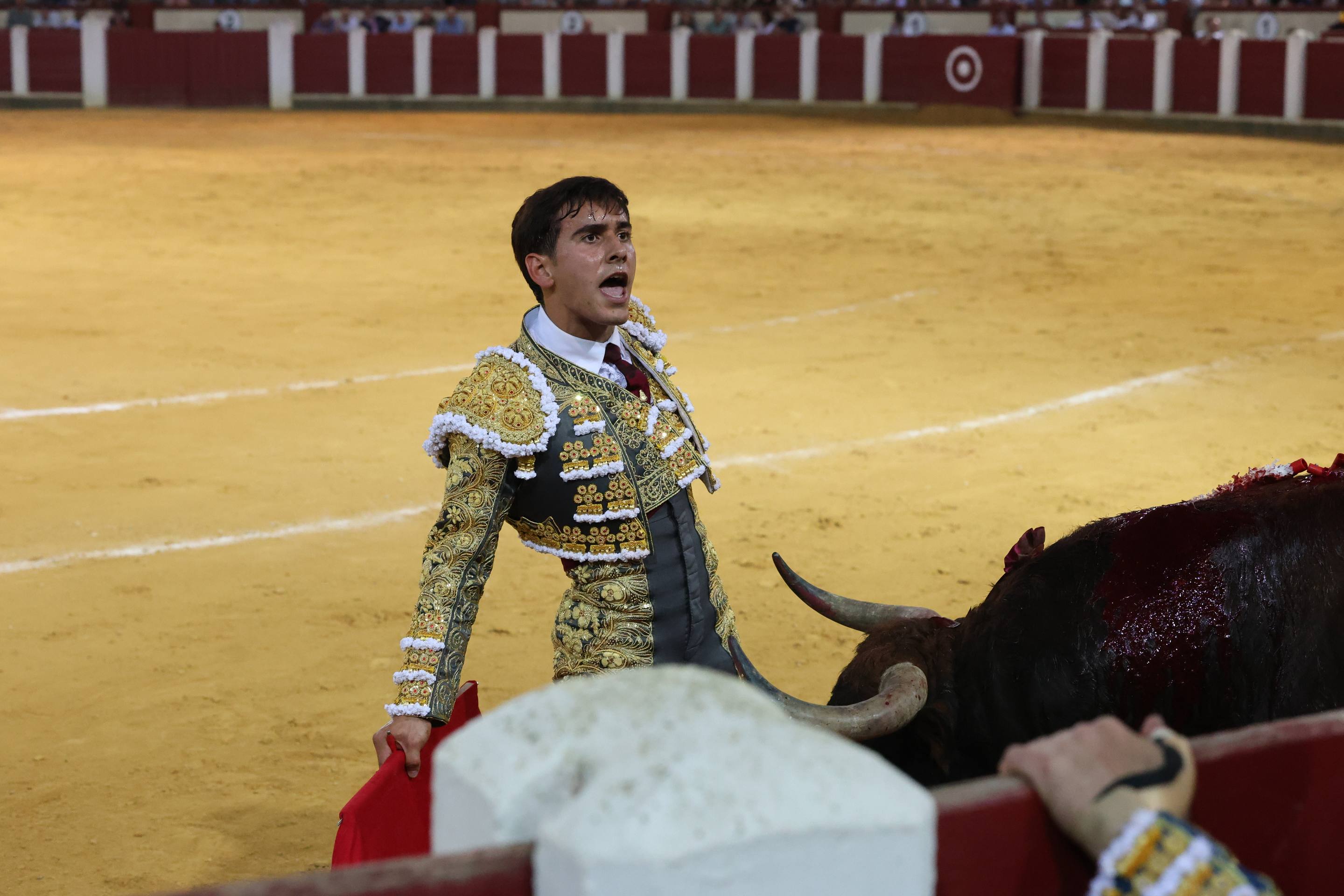La corrida de El Fandi, Escribano e Ismael Martín, en imágenes