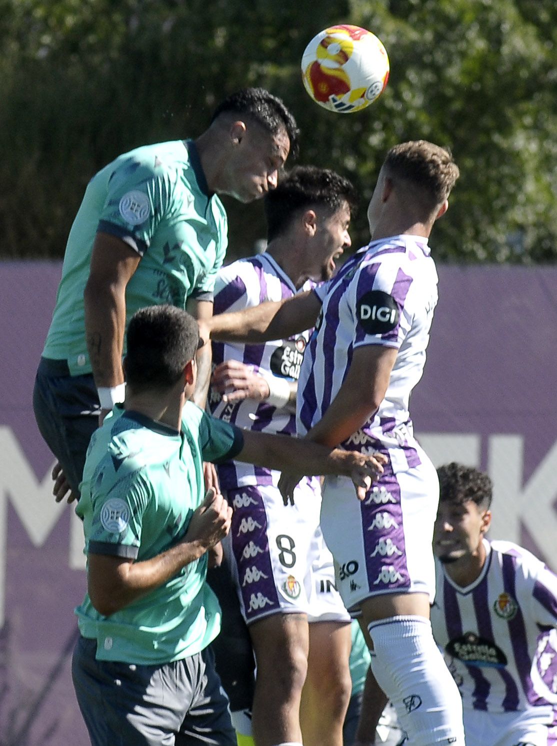 Fotos del partido entre la Segoviana y el Valladolid B