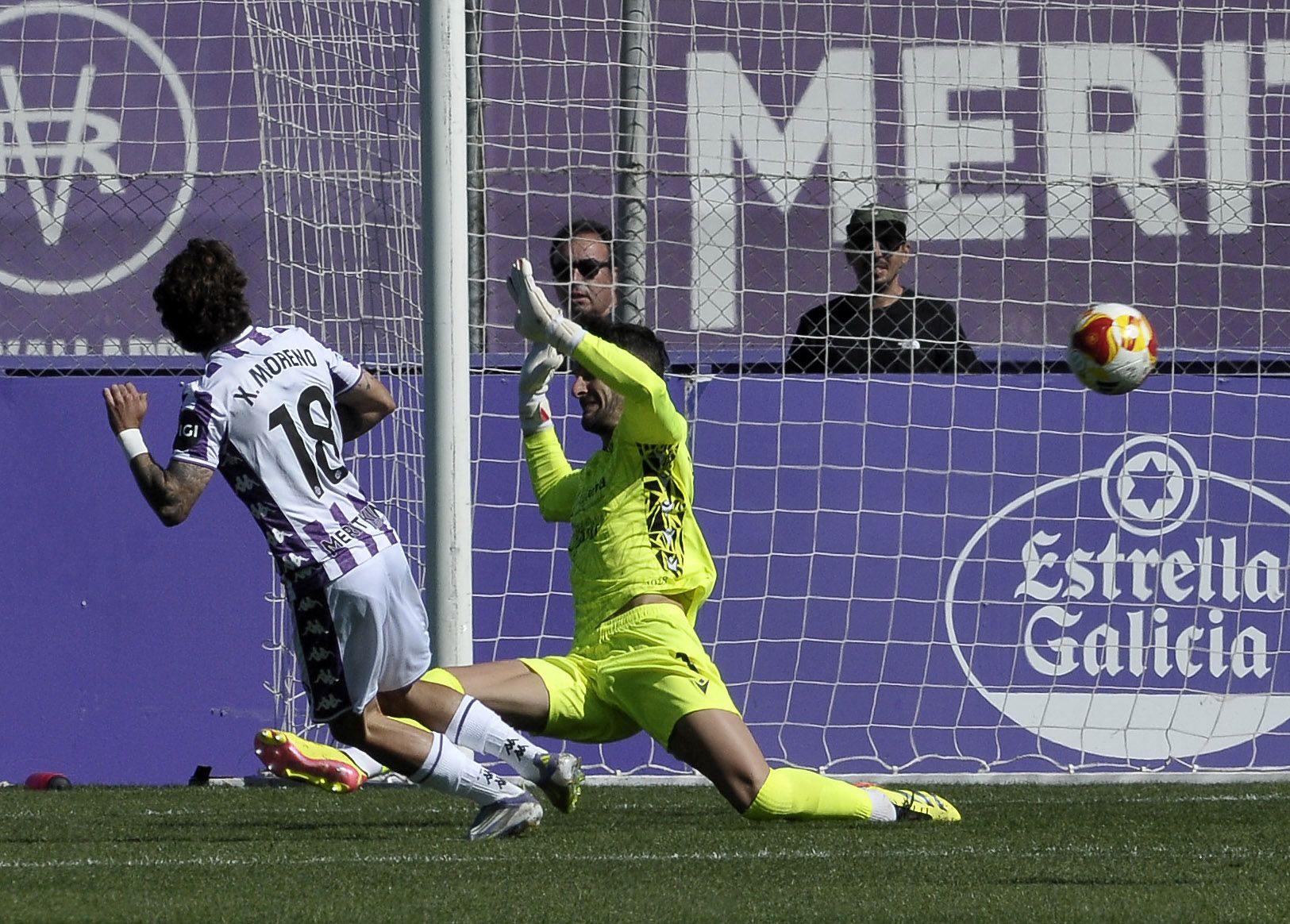 Fotos del partido entre la Segoviana y el Valladolid B