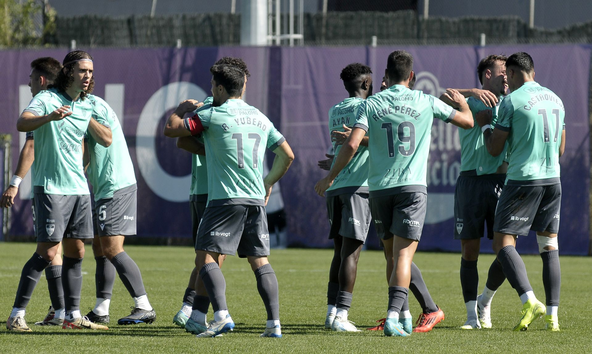 Fotos del partido entre la Segoviana y el Valladolid B