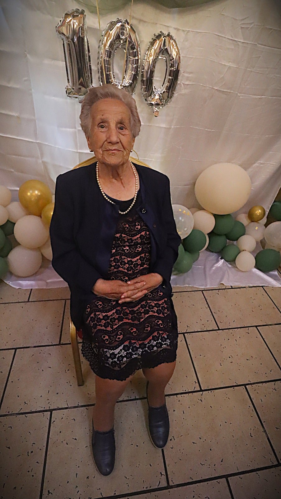 Así celebró la riosecana María Milán su siglo de vida