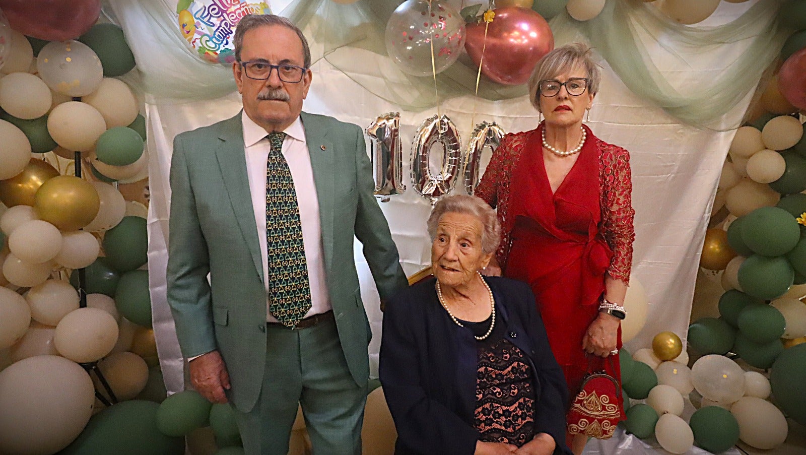 Así celebró la riosecana María Milán su siglo de vida