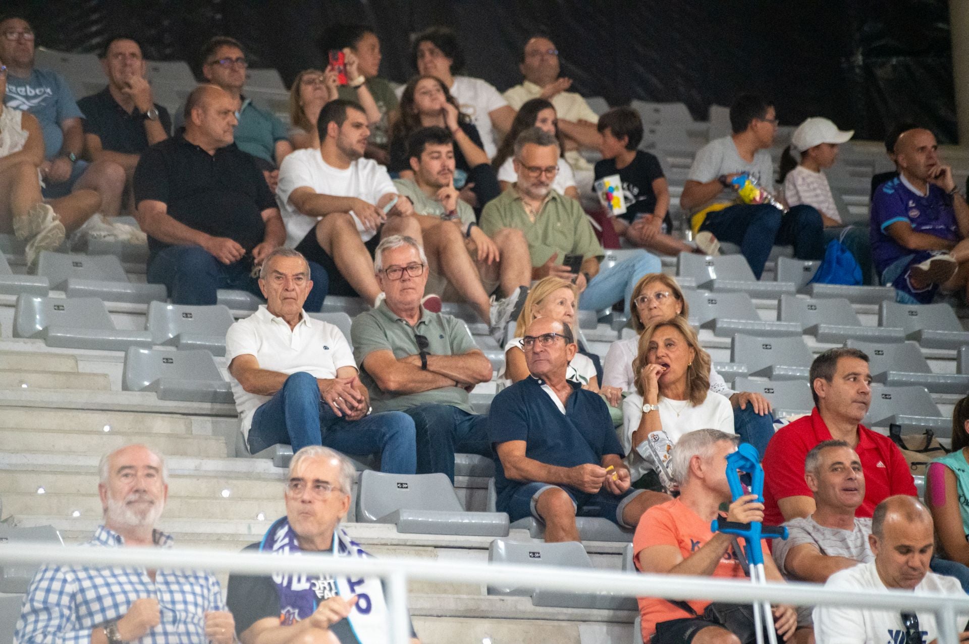 Búscate en las gradas del Súper Agropal Palencia-UEMC Valladolid