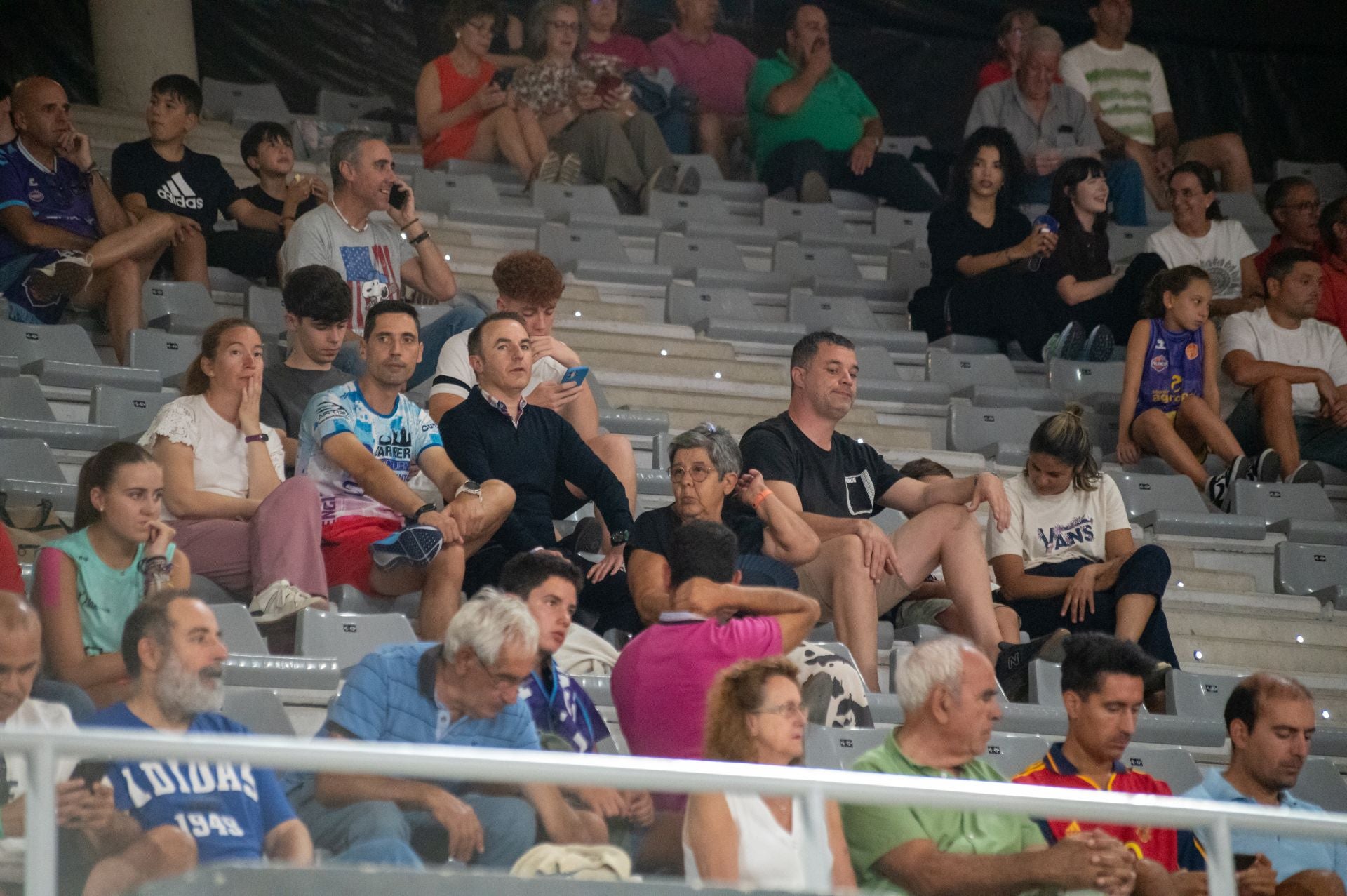 Búscate en las gradas del Súper Agropal Palencia-UEMC Valladolid