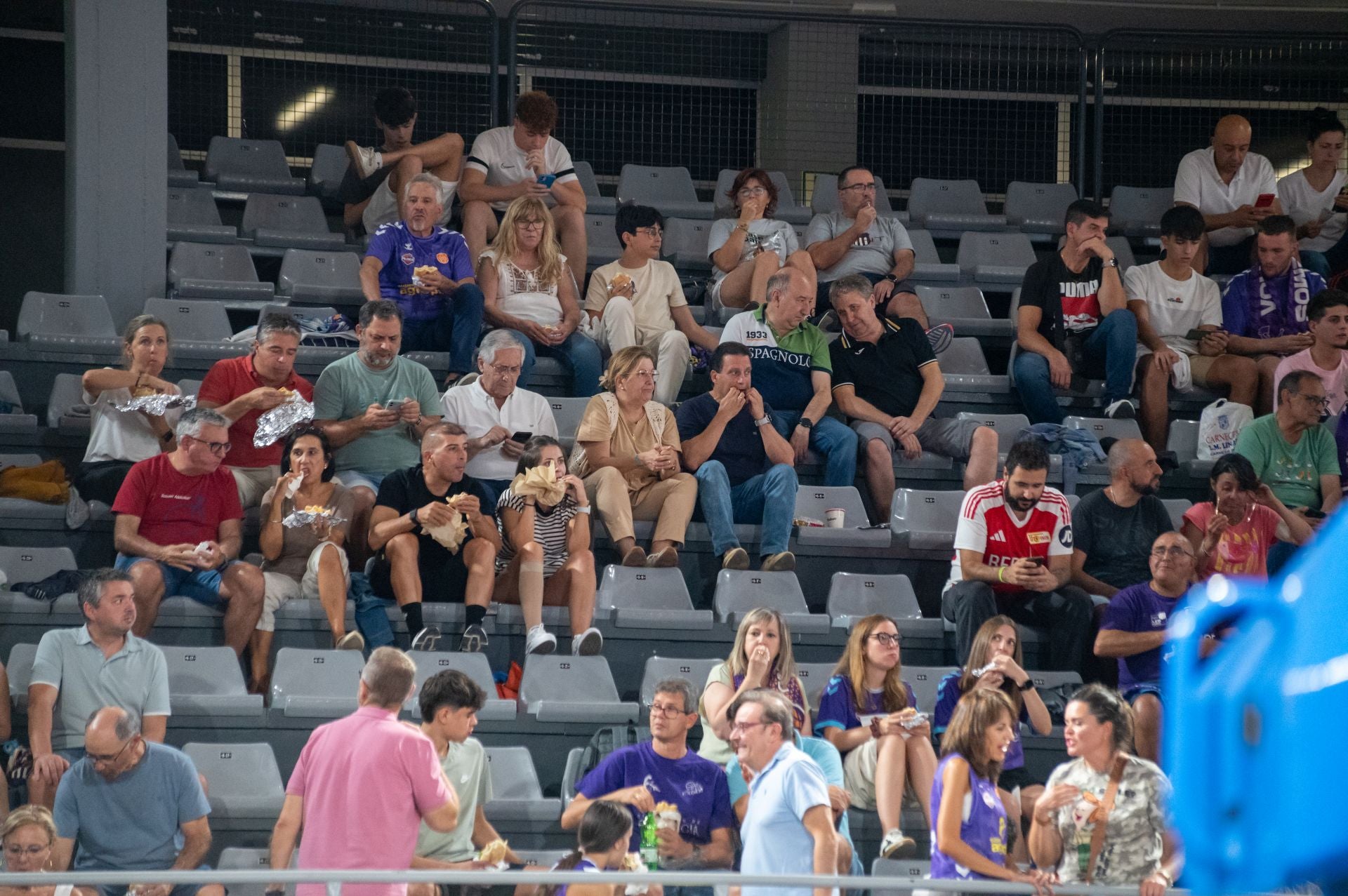 Búscate en las gradas del Súper Agropal Palencia-UEMC Valladolid