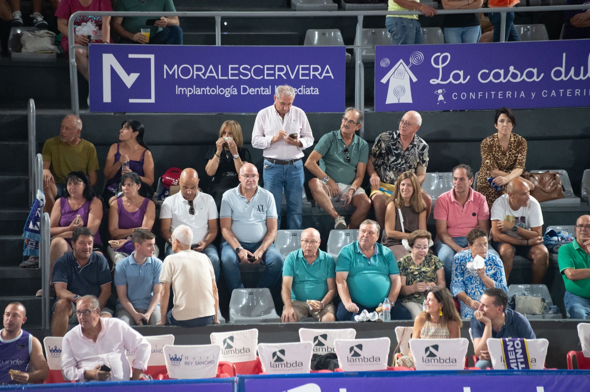 Búscate en las gradas del Súper Agropal Palencia-UEMC Valladolid