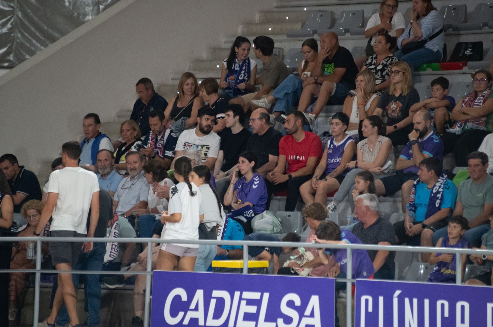 Búscate en las gradas del Súper Agropal Palencia-UEMC Valladolid