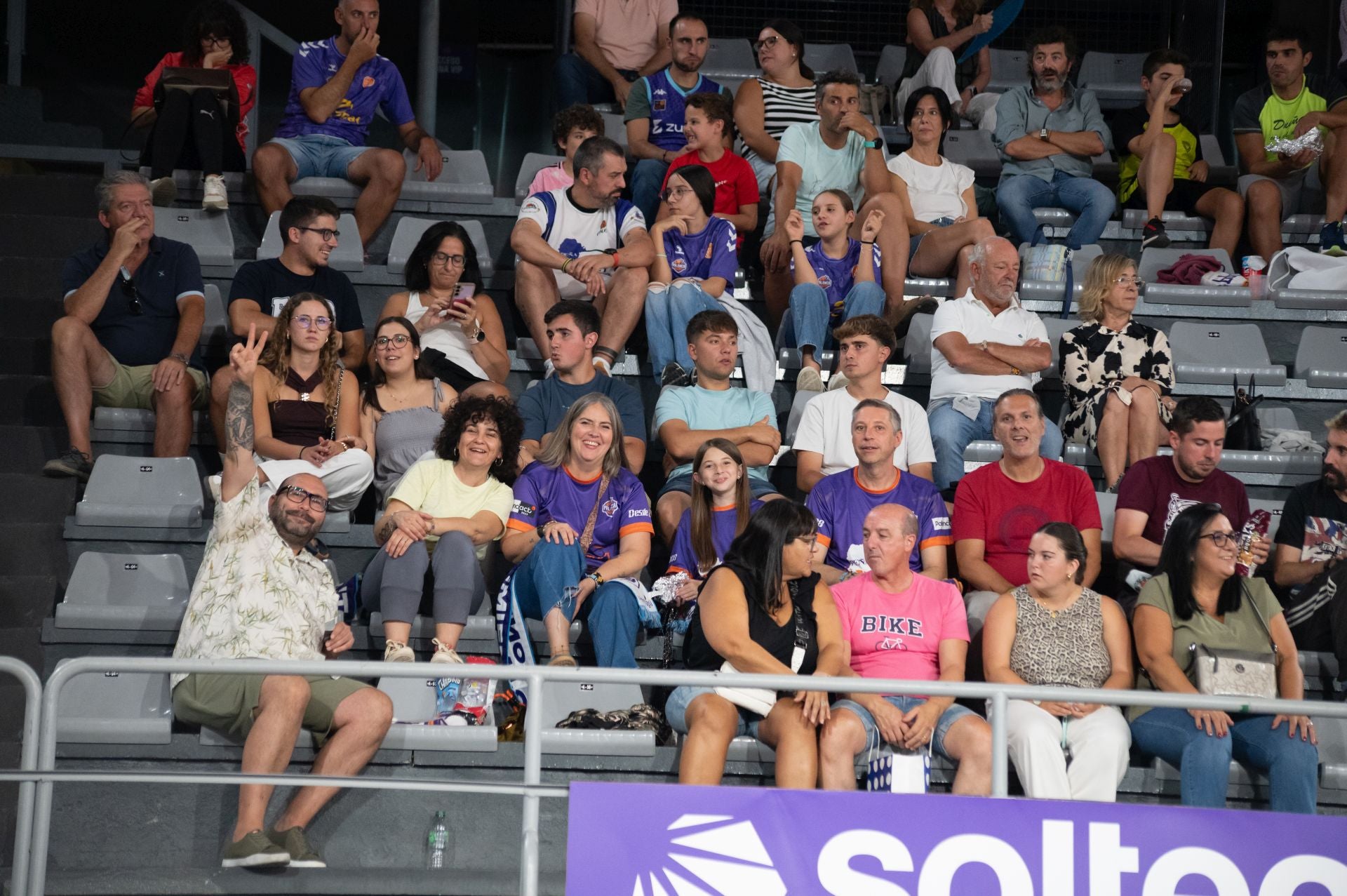 Búscate en las gradas del Súper Agropal Palencia-UEMC Valladolid