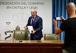 El delegado del Gobierno en Castilla y León, Nicanor Sen, este martes en rueda de prensa.
