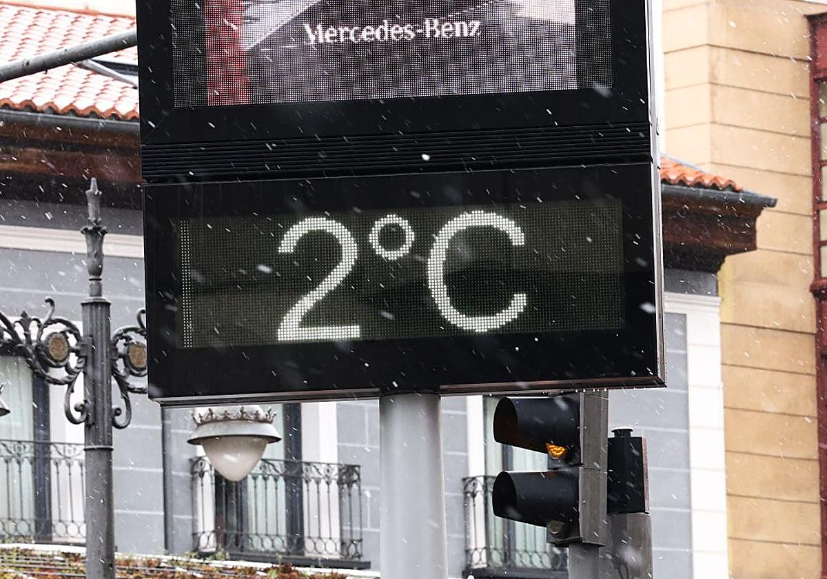 Imagen de archivo de un termómetro en Valladolid.
