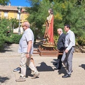 Los vecinos de Santa Eufemia del Arroyo procesionaron a su patrona