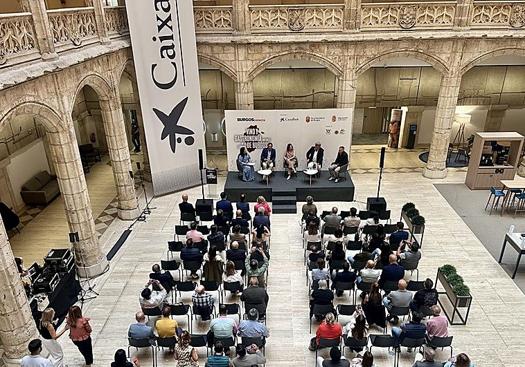 Aspecto general de la Casa del Cordón durante la celebración de la jornada.