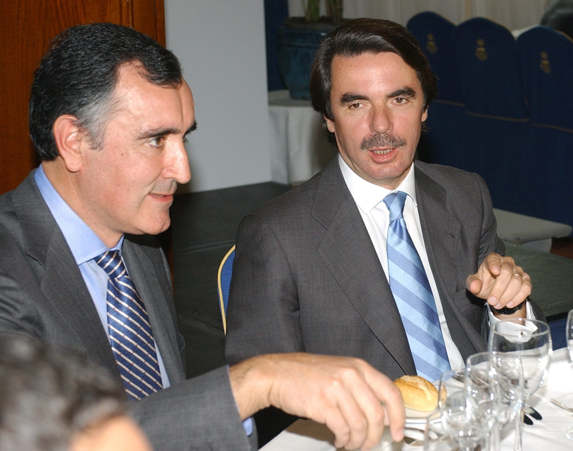 José María Castellano junto al entonces presidente, Aznar.