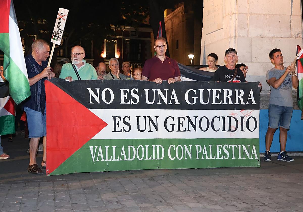Las imágenes de la primera concentracion a favor de Palestina tras La Vuelta