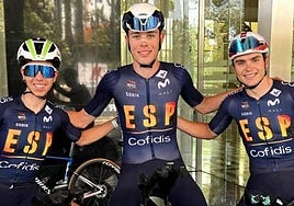 Romeo, en el centro este viernes, junto a Mireia Benito y Raúl García Pìerna.