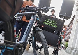 En imágenes la bicicletada con dj en Valladolid