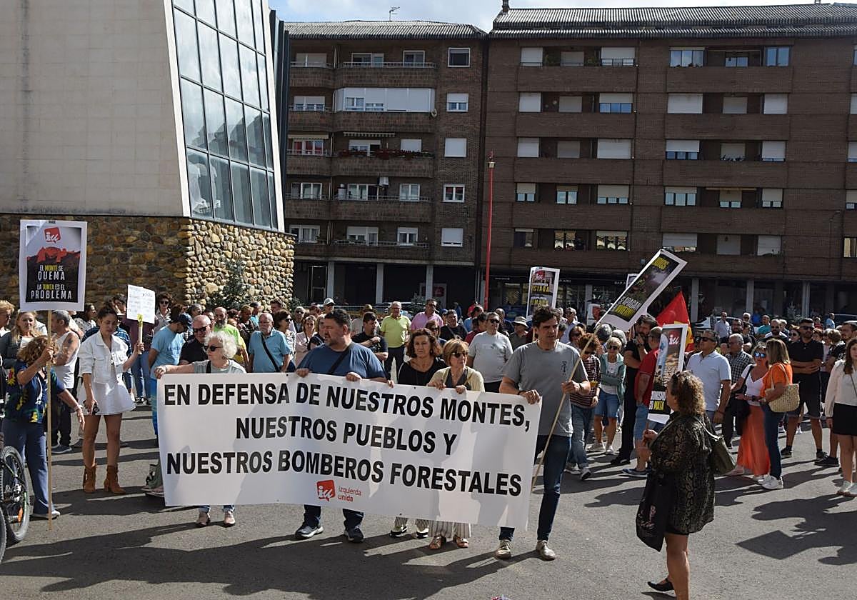 Participantes en la convocatoria de IU, este sábado en Guardo.