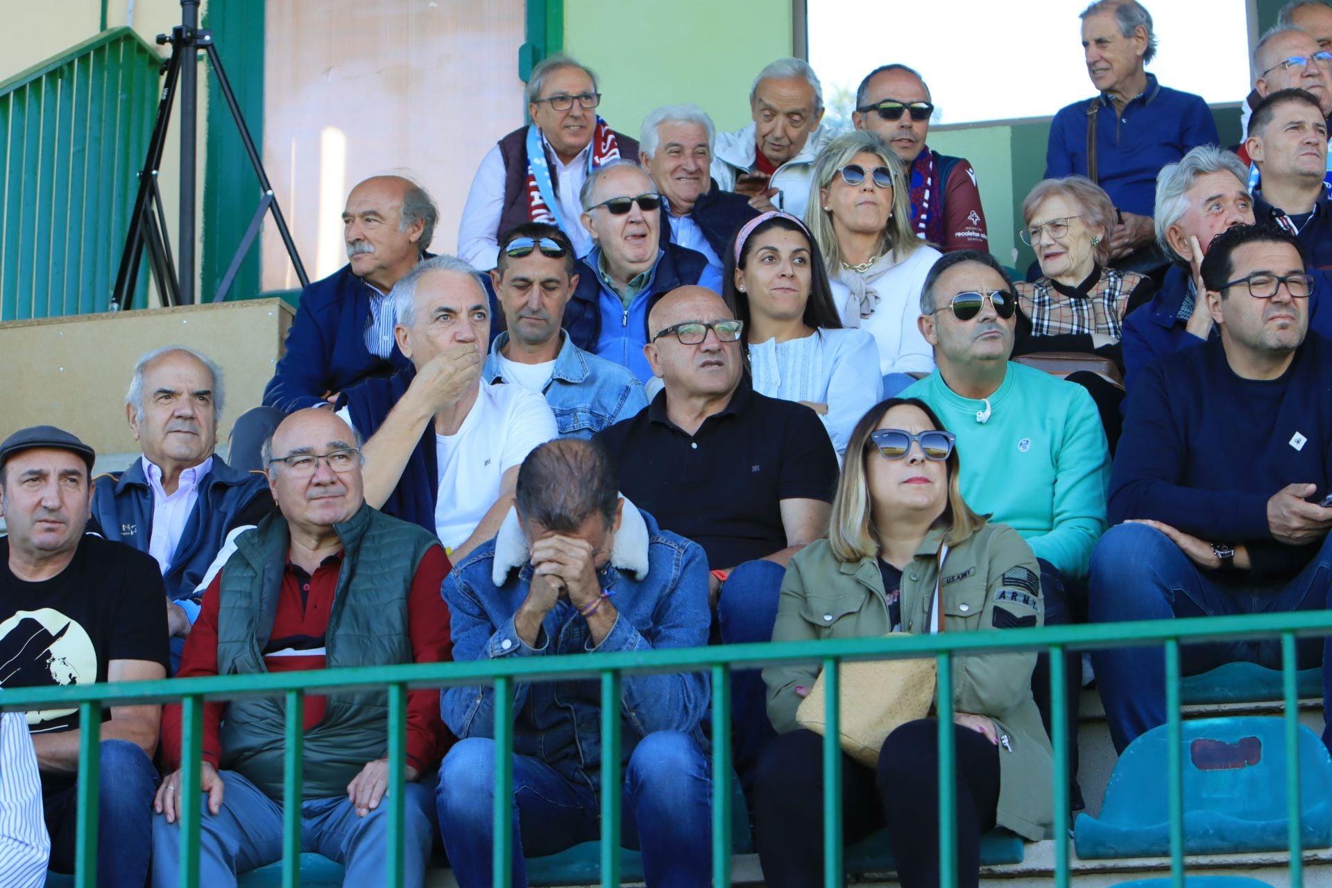 Búscate en las gradas de La Albuera durante el triunfo de la Segoviana