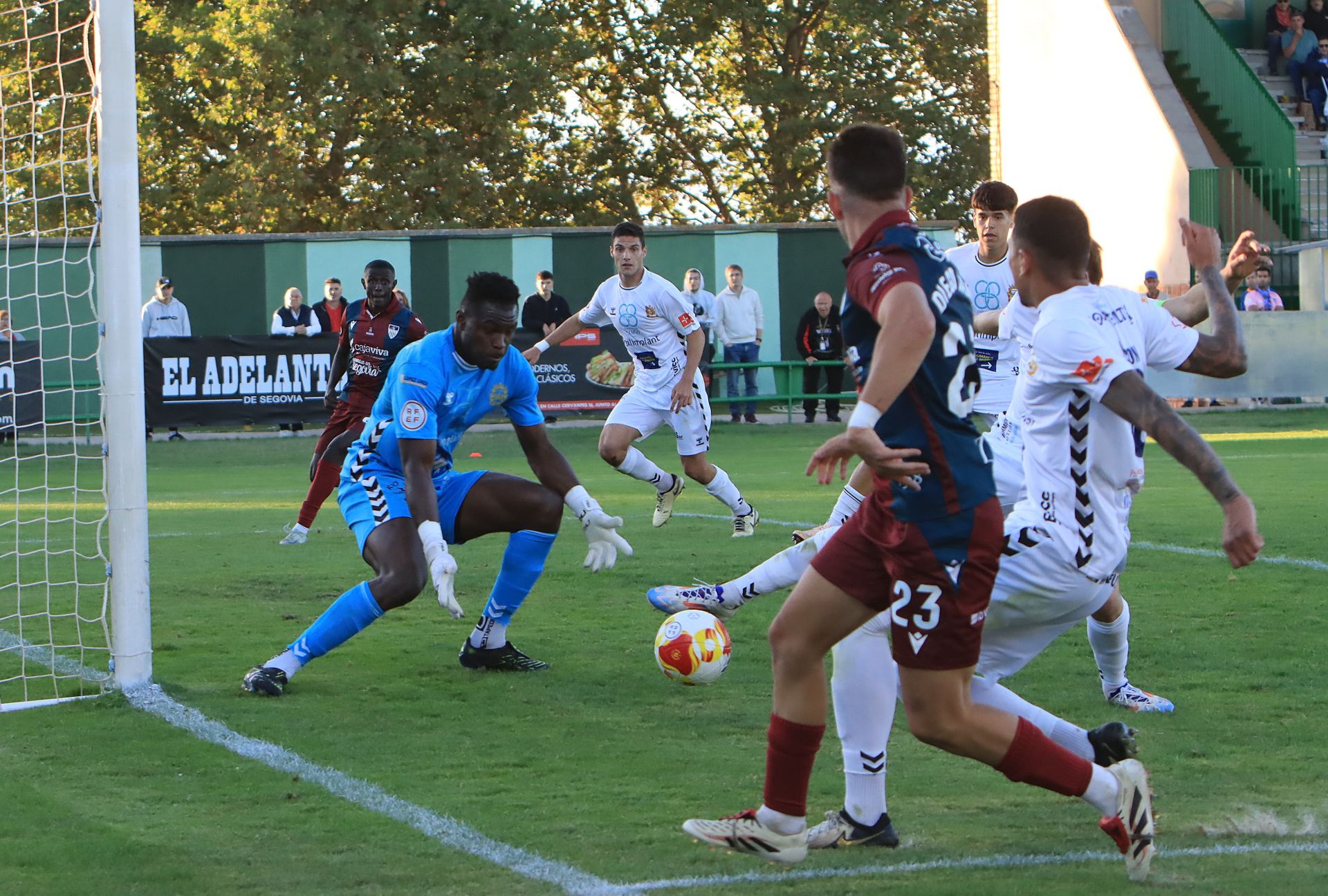 Fotos del triunfo de la Segoviana ante la SD Sarriana