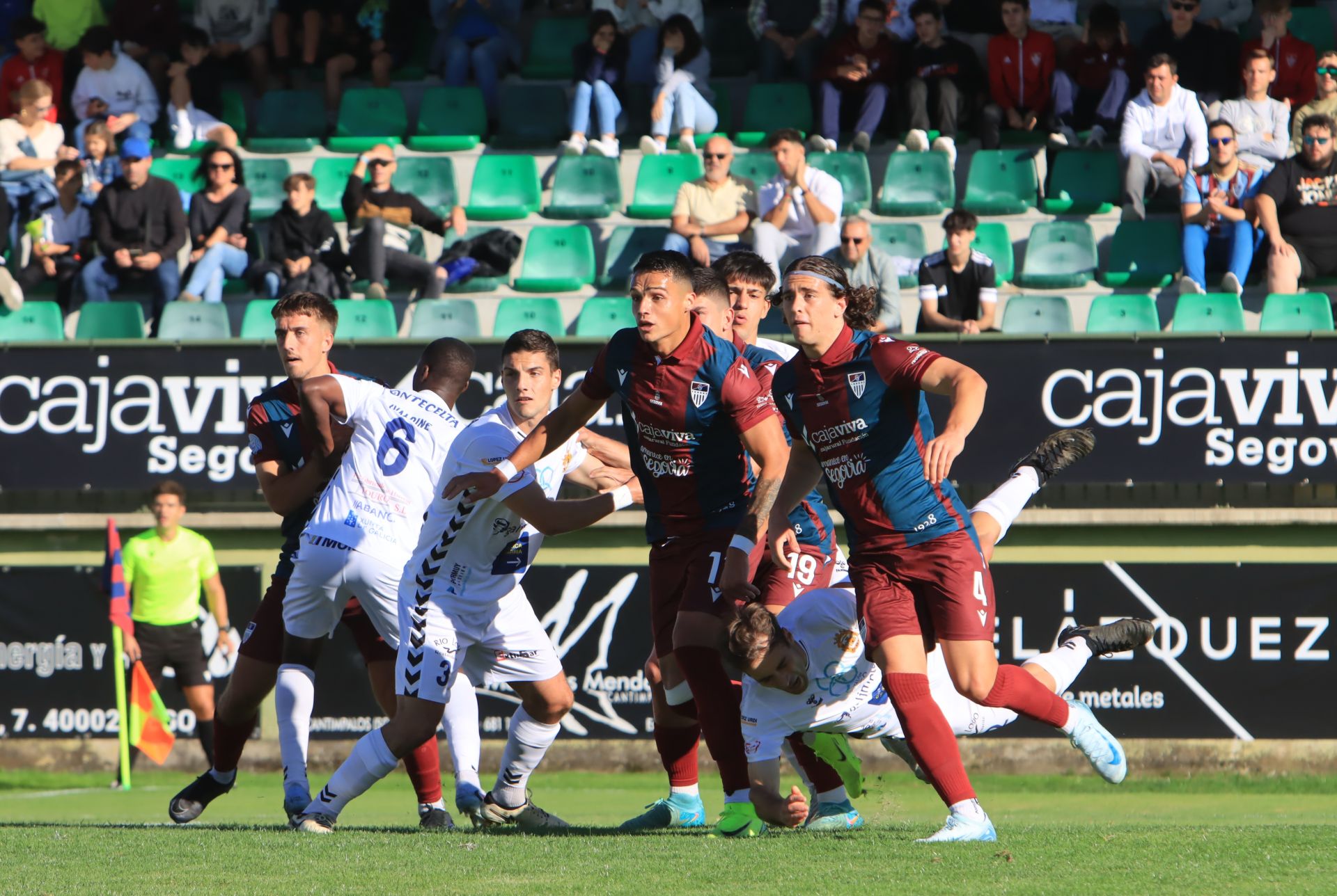 Fotos del triunfo de la Segoviana ante la SD Sarriana