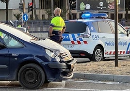 Daños en el frontal del monovolumen implicado en el accidente mortal ocurrido en el cruce de San Agustín.