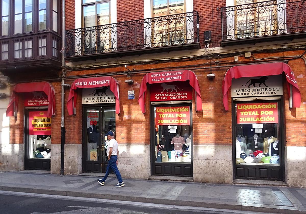 El estado actual del comercio de la calle López Gómez, en imágenes