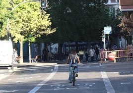 Imágenes de las calles del centro de Valladolid este lunes sin tráfico de coches ni motocicletas