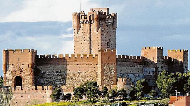 ¿Dónde está ubicado el Castillo de La Mota?