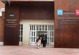 Entrada a la nueva Escuela de Enfermería de San Telmo, estrenada el pasado día 8.